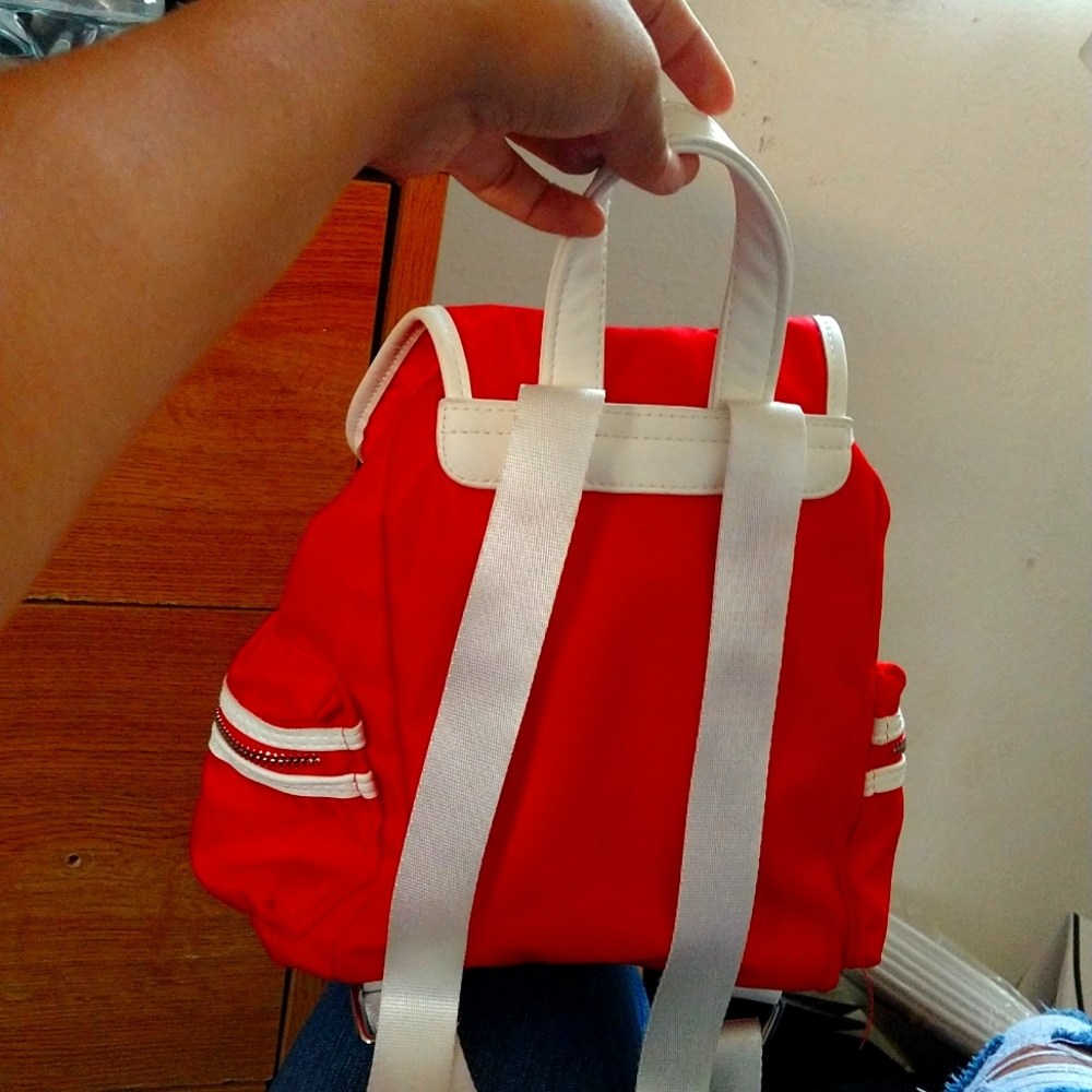 Tiny backpack - Picture 2 of 3